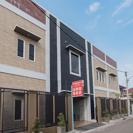 Reddoorz Plus Syariah @ Tuparev Cirebon 3 Экстерьер фото