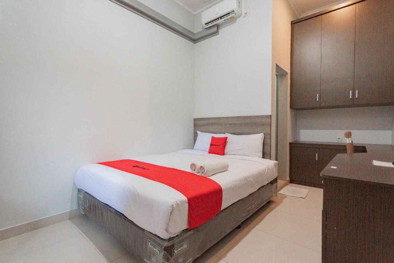 Reddoorz Plus Syariah @ Tuparev Cirebon 3 Экстерьер фото