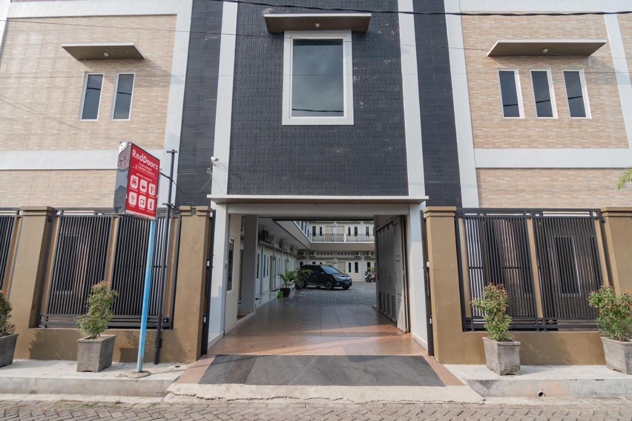 Reddoorz Plus Syariah @ Tuparev Cirebon 3 Экстерьер фото