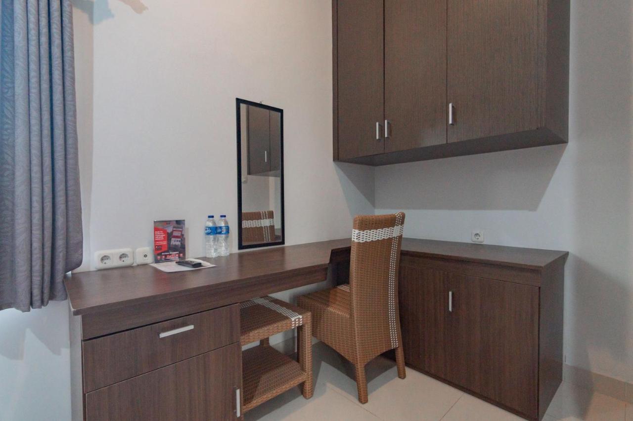 Reddoorz Plus Syariah @ Tuparev Cirebon 3 Экстерьер фото